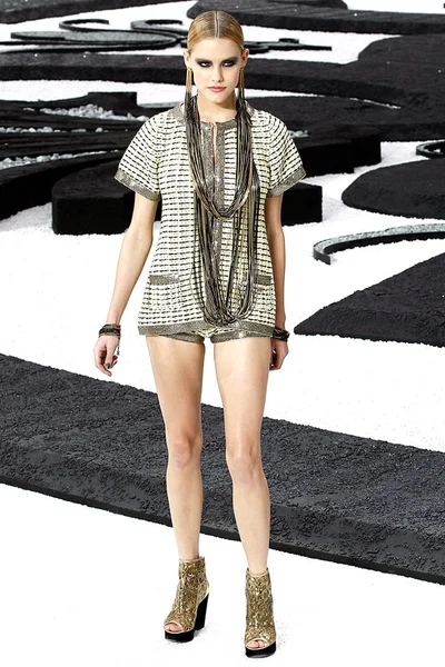 Look 28